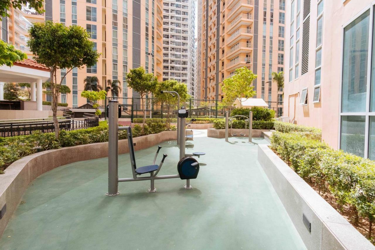 Reddoorz Premium @ Venice Luxury Bgc 2 Makati City Exterior foto