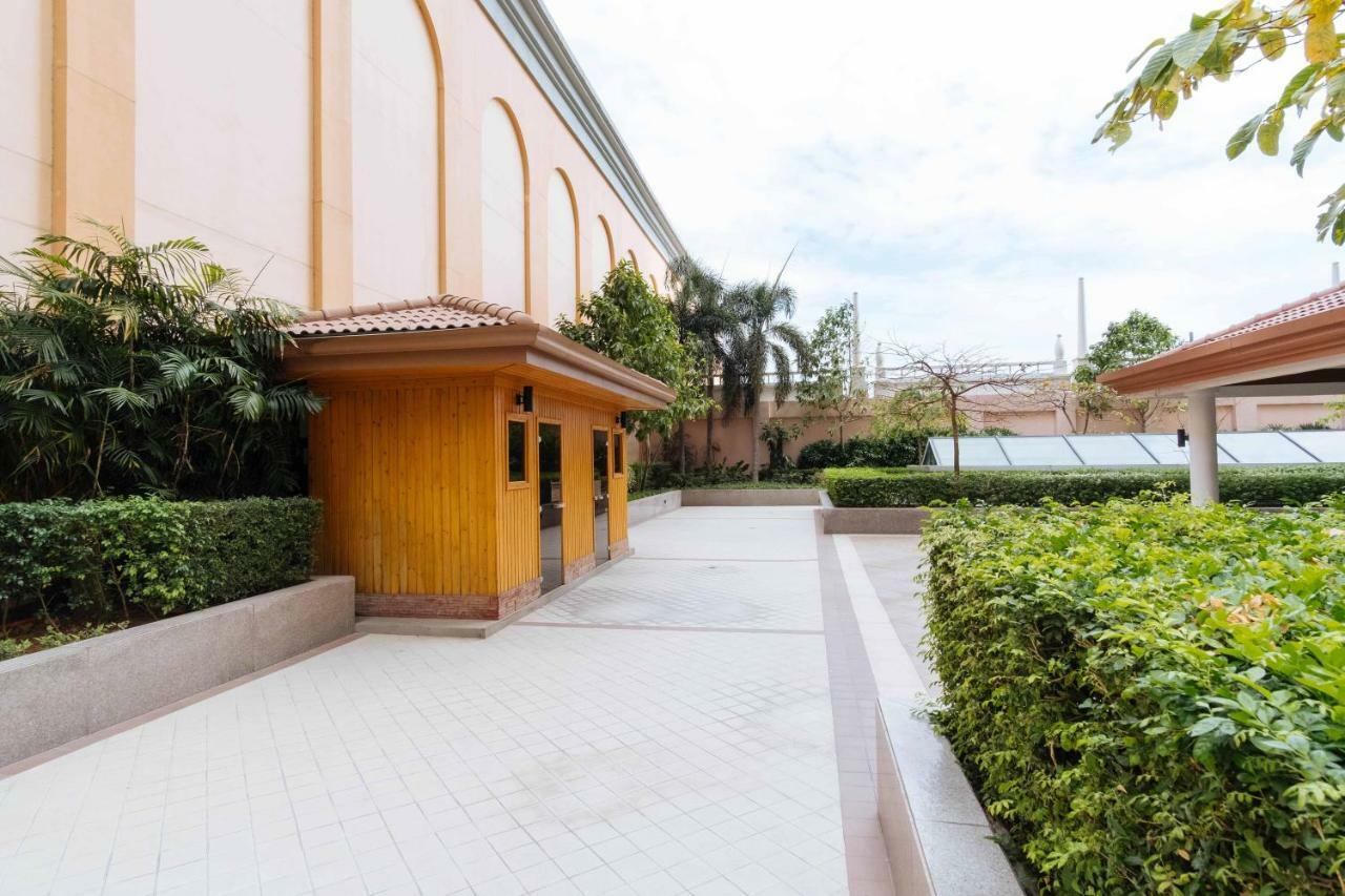 Reddoorz Premium @ Venice Luxury Bgc 2 Makati City Exterior foto